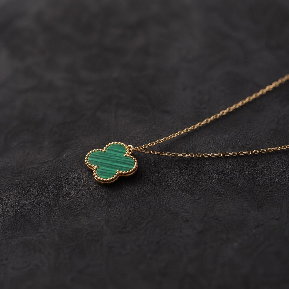 Van Cleef & Arpels Elegant Signature Necklace Style 7 | New with Box - Picture 5 of 9